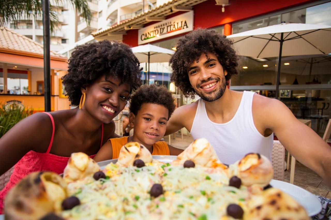 Wyndham Olimpia Royal Hotels Dış mekan fotoğraf A family from Cape Verde