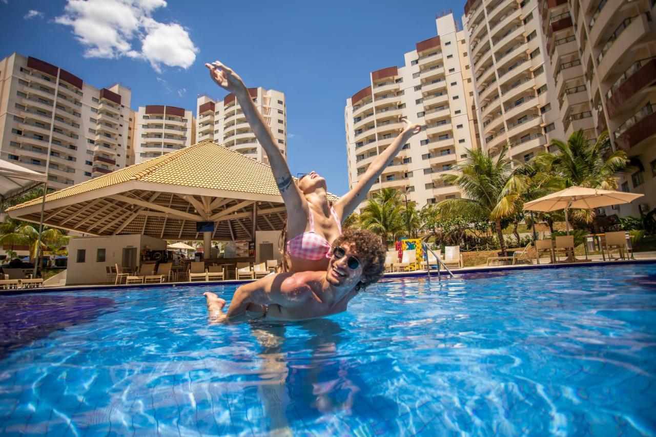 Wyndham Olimpia Royal Hotels Dış mekan fotoğraf A couple at the pool
