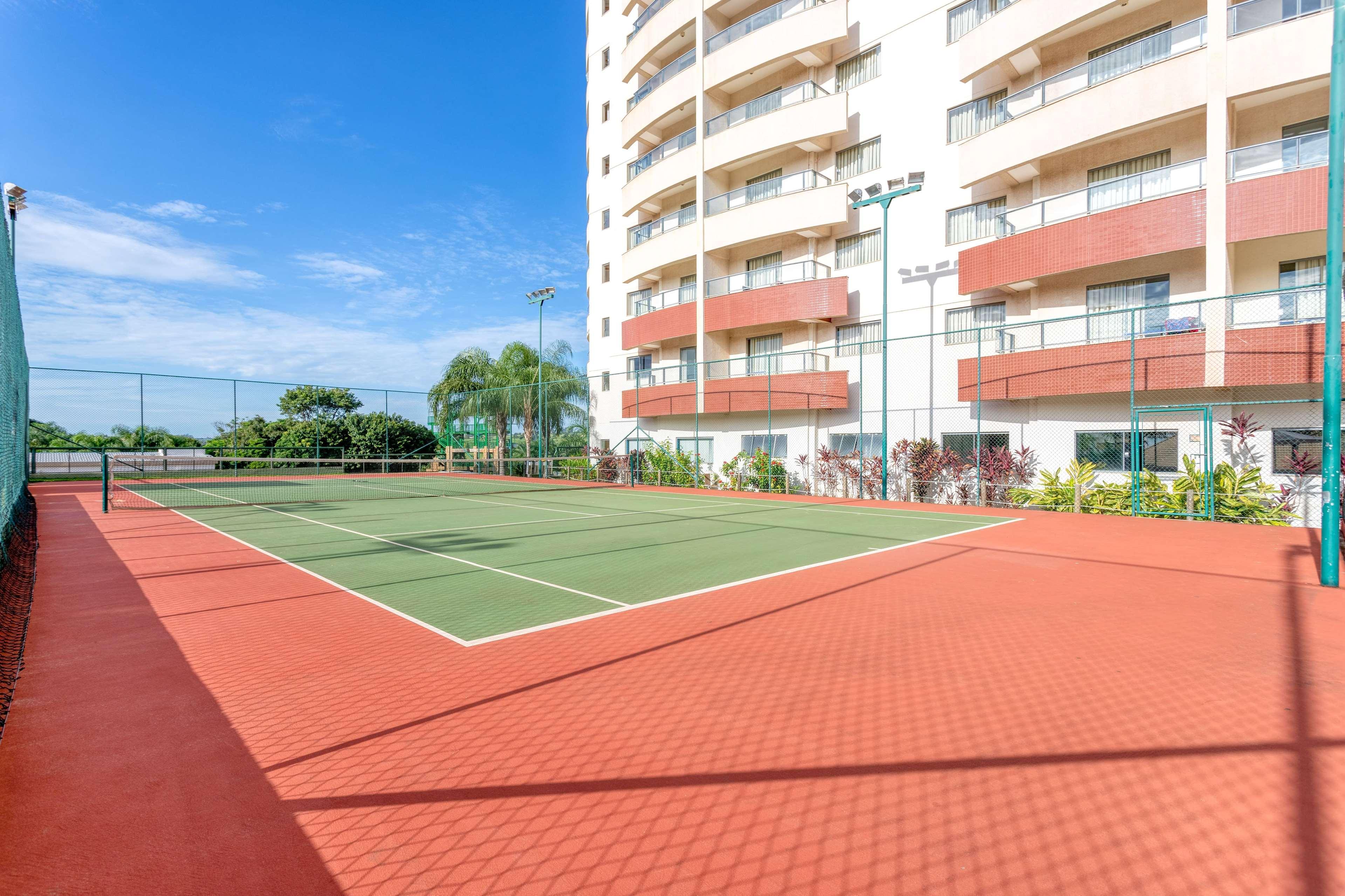 Wyndham Olimpia Royal Hotels Dış mekan fotoğraf Tennis Courts