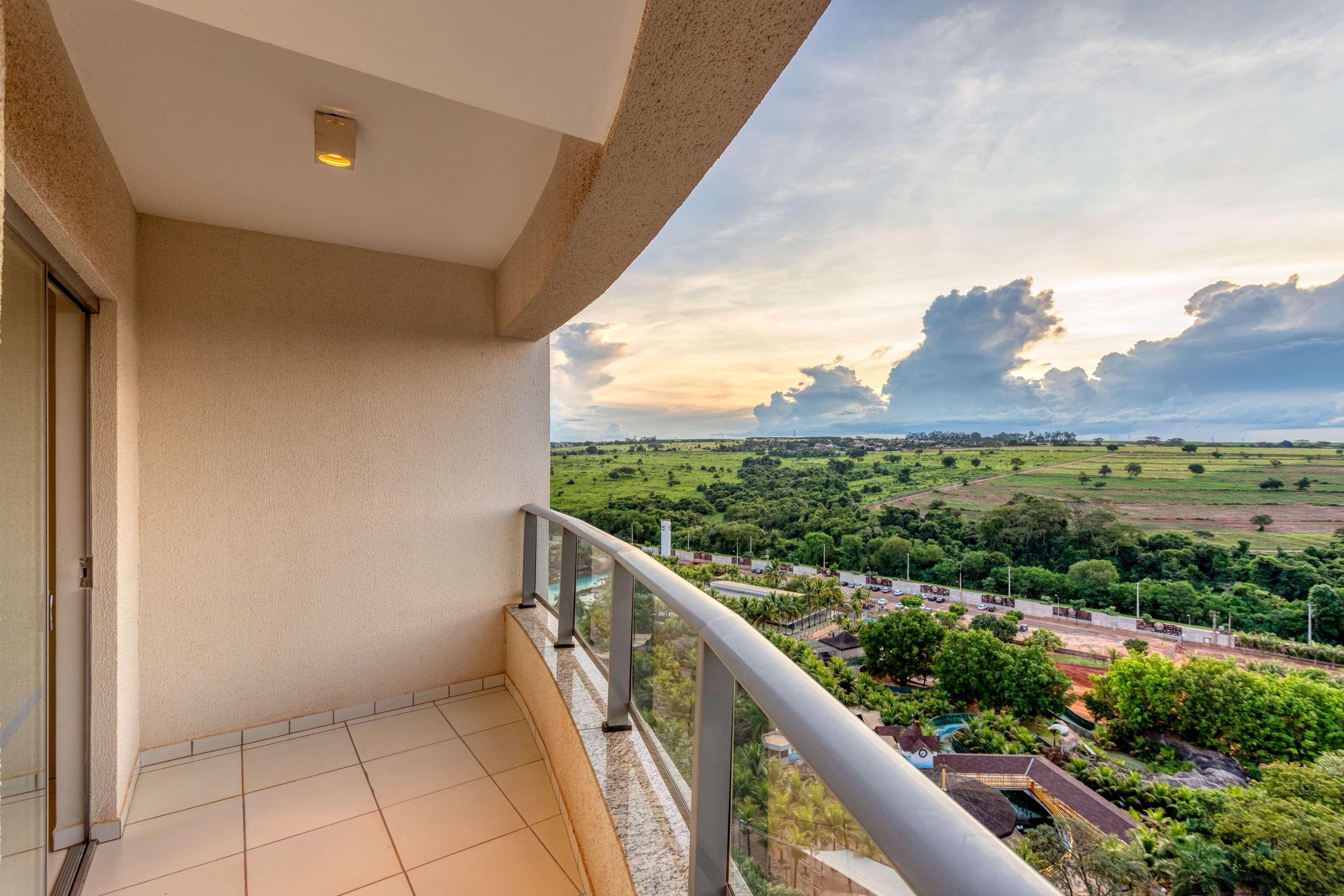 Wyndham Olimpia Royal Hotels Dış mekan fotoğraf A balcony