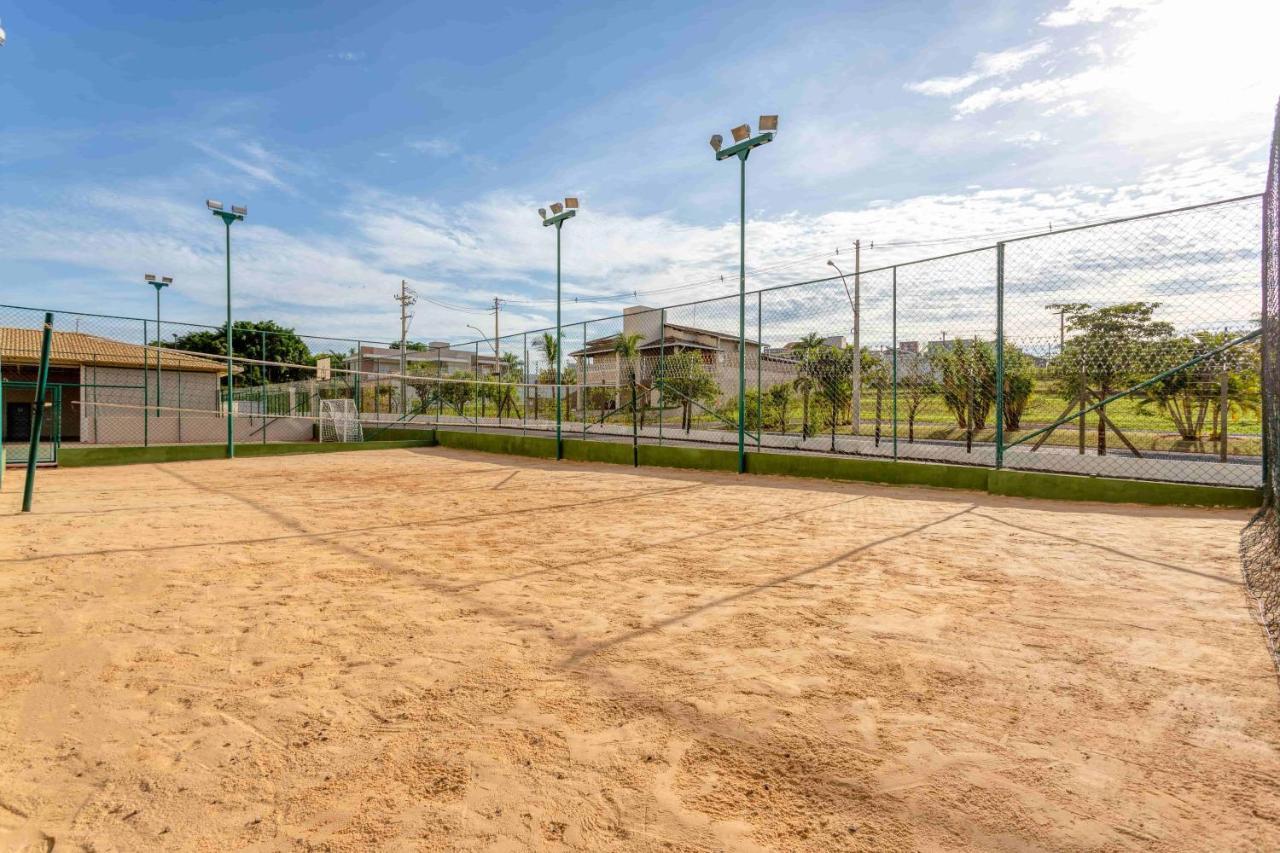 Wyndham Olimpia Royal Hotels Dış mekan fotoğraf A beach tennis court in Rio de Janeiro, Brazil